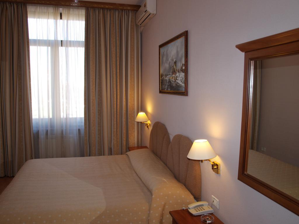 Domus Hotel-1 Kiev Buitenkant foto