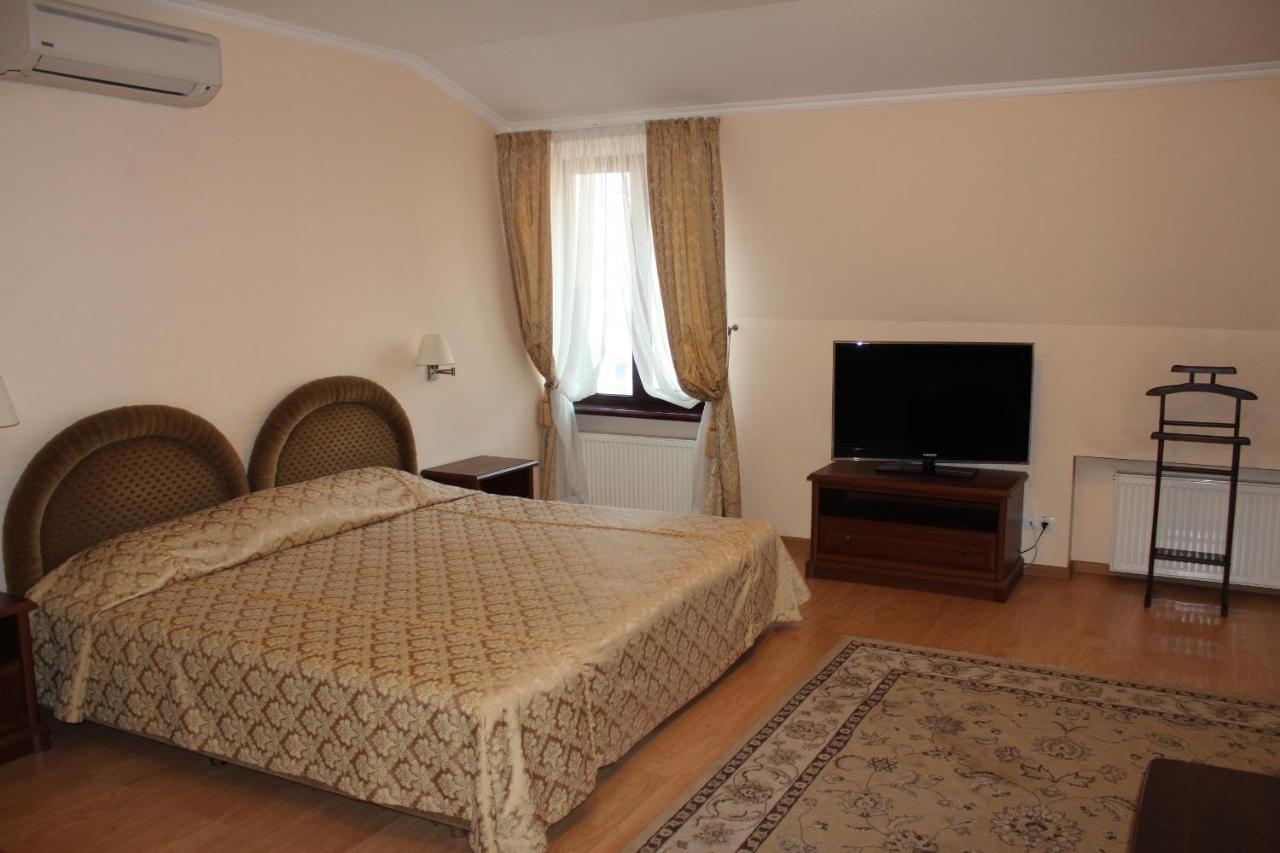 Domus Hotel-1 Kiev Buitenkant foto
