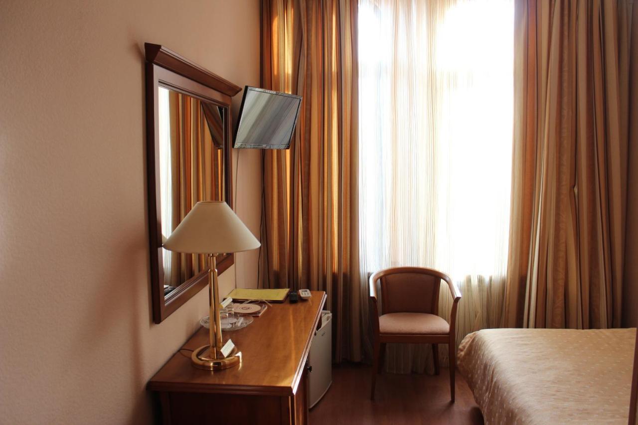 Domus Hotel-1 Kiev Buitenkant foto